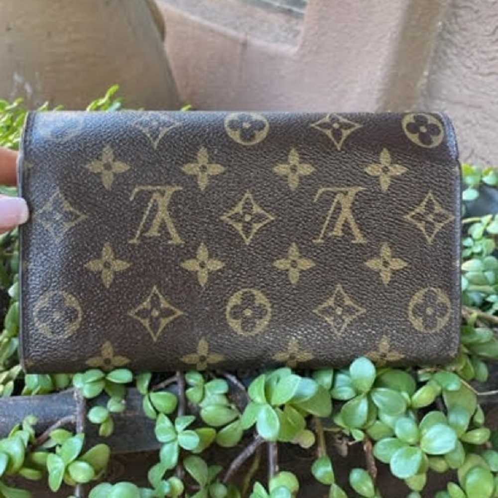 Authentic Monogram Louis Vuitton Trunk Wallet - image 8